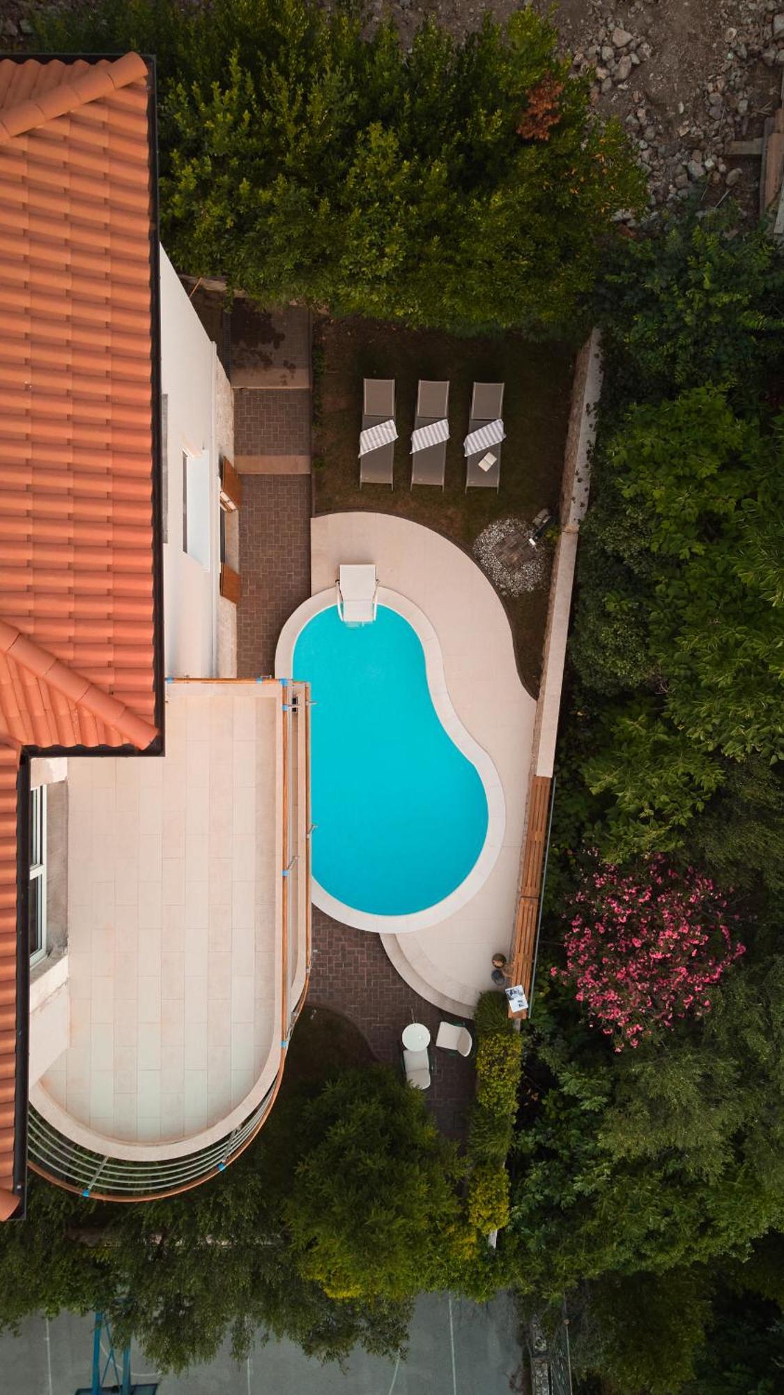 Luxurious City Retreat With Pool Шибеник Экстерьер фото