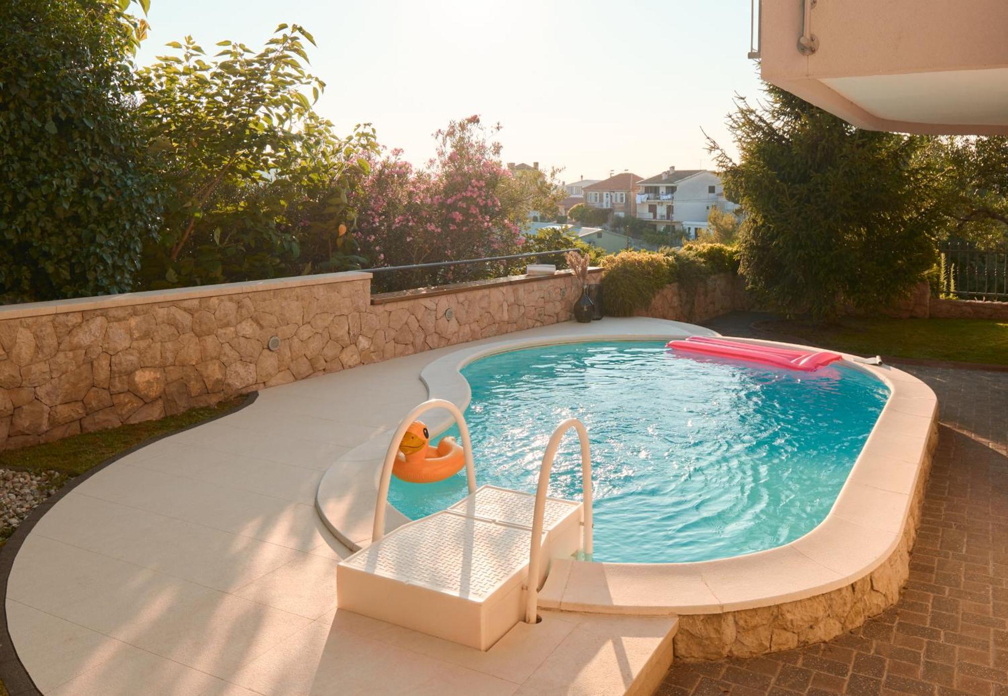 Luxurious City Retreat With Pool Шибеник Экстерьер фото