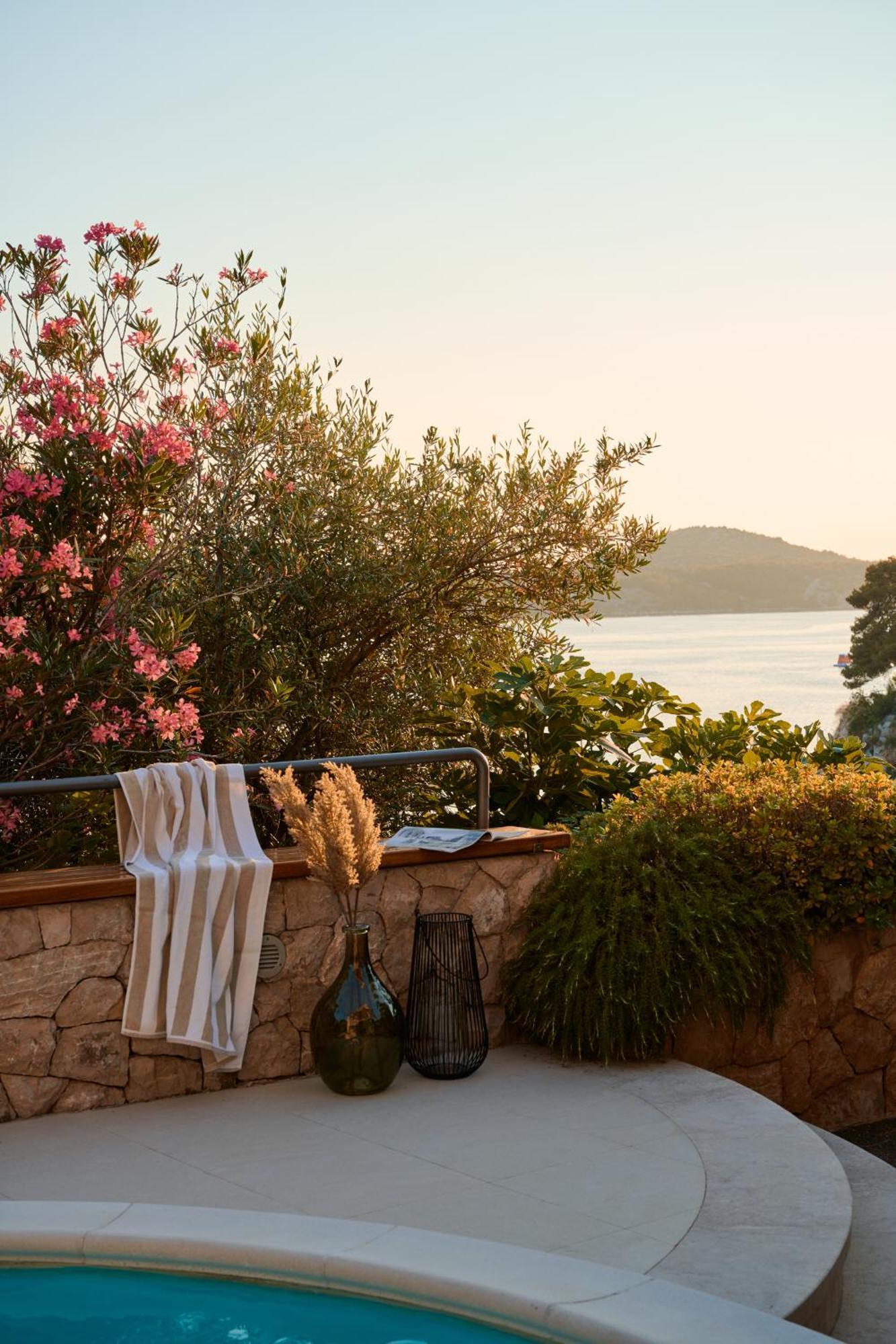 Luxurious City Retreat With Pool Шибеник Экстерьер фото