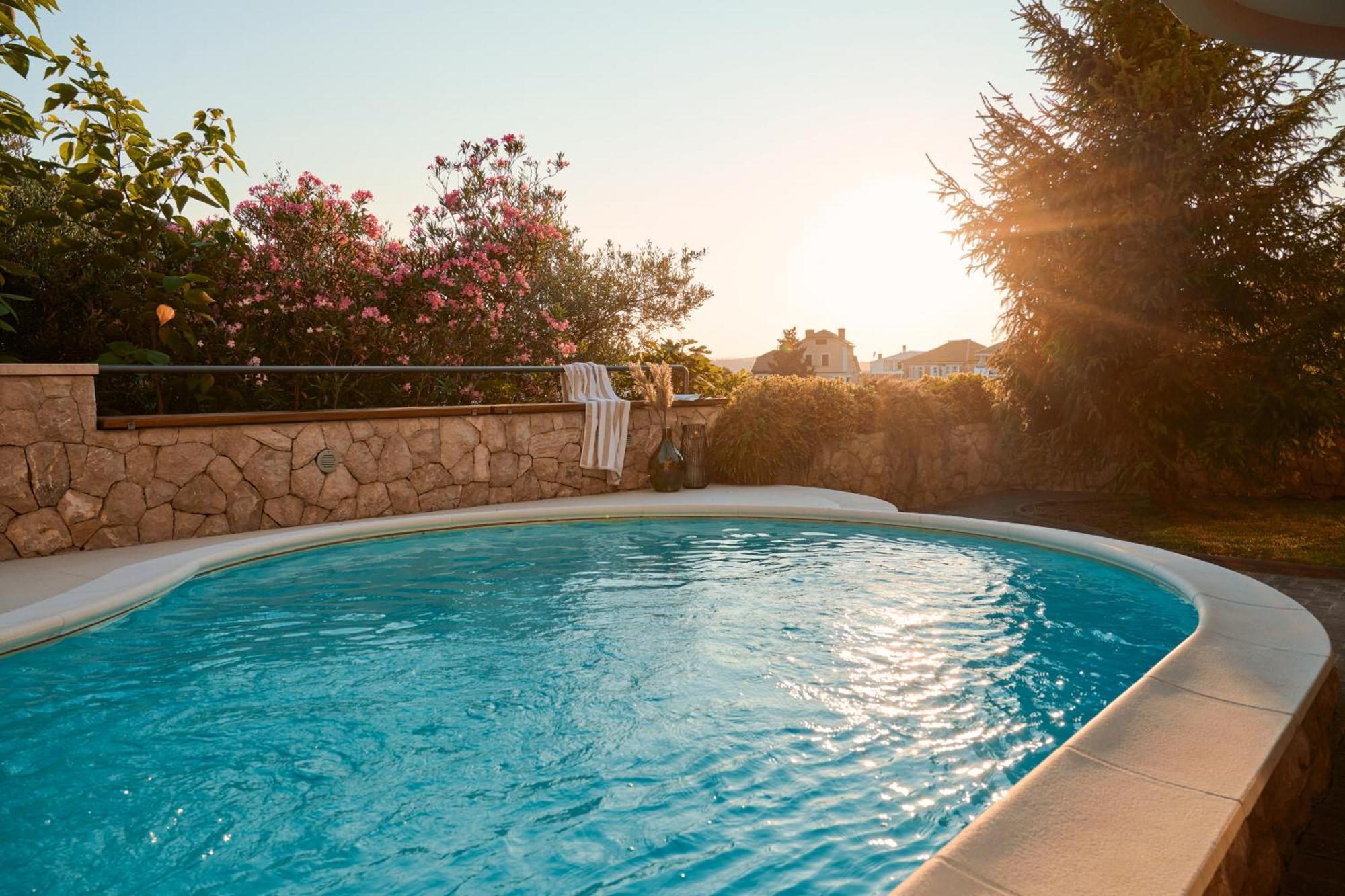 Luxurious City Retreat With Pool Шибеник Экстерьер фото